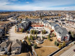 446-26 Val Gardena View SW Calgary, AB T3H 5Z5