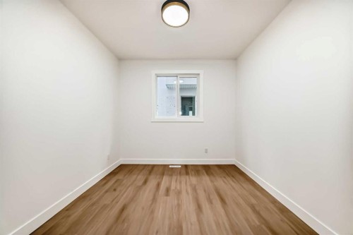 28 Saddlecrest Manor Ne, Calgary, AB - Indoor Photo Showing Other Room