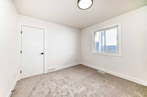 28 Saddlecrest Manor Ne, Calgary, AB - Indoor Photo Showing Other Room
