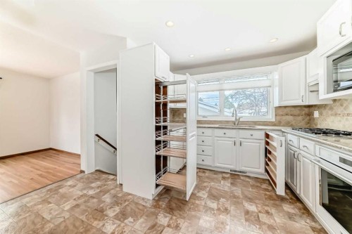 8423 Addison Drive Se, Calgary, AB - Indoor Photo Showing Kitchen