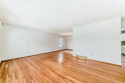 8423 Addison Drive Se, Calgary, AB - Indoor Photo Showing Other Room