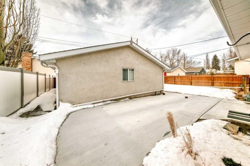 8423 Addison Drive Se, Calgary, AB - Outdoor