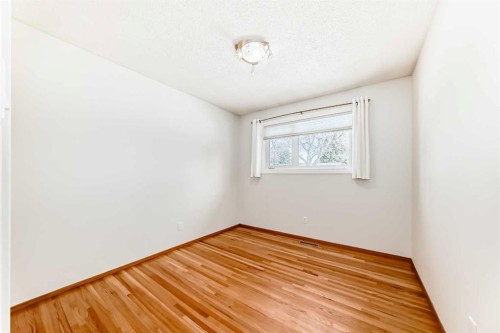 8423 Addison Drive Se, Calgary, AB - Indoor Photo Showing Other Room