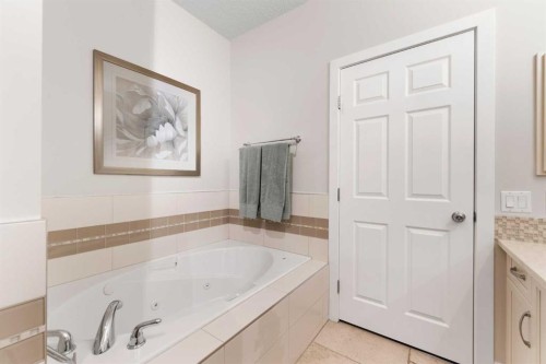 71 Chaparral Close Se, Calgary, AB - Indoor Photo Showing Bathroom