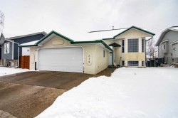 318 Strathford Crescent  Strathmore, AB T1P 1N9