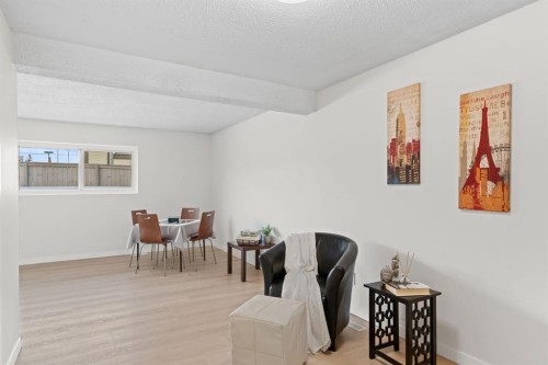 8547 47 Avenue Nw, Calgary, AB - Indoor