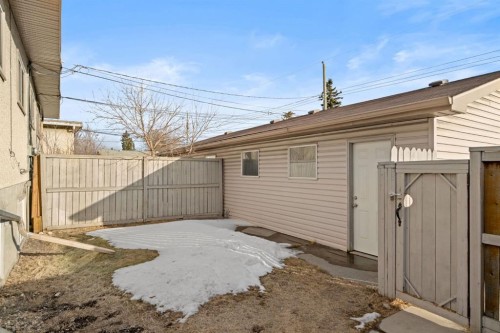 8547 47 Avenue Nw, Calgary, AB - Outdoor With Exterior