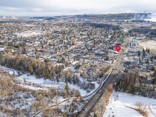 8547 47 Avenue Nw, Calgary, AB - Outdoor With View