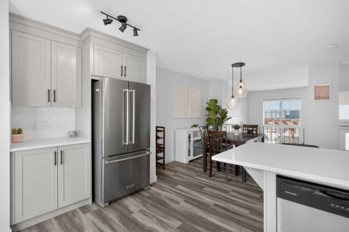 103 Cranbrook Walk Se, Calgary, AB - Indoor Photo Showing Kitchen