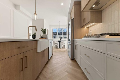 3107 42 Street Sw, Calgary, AB - Indoor Photo Showing Kitchen With Upgraded Kitchen