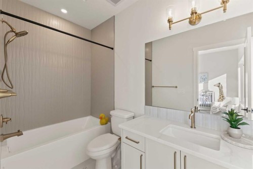 3107 42 Street Sw, Calgary, AB - Indoor Photo Showing Bathroom