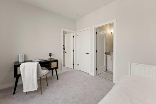 3107 42 Street Sw, Calgary, AB - Indoor