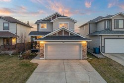 745 Fairways Green NW Airdrie, AB T4B 3E6