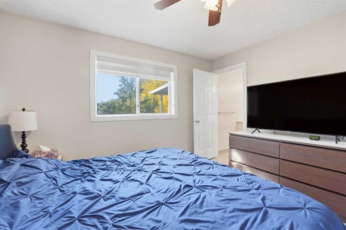 31 Applegrove Crescent Se, Calgary, AB - Indoor Photo Showing Bedroom