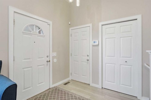 31 Applegrove Crescent Se, Calgary, AB - Indoor Photo Showing Other Room