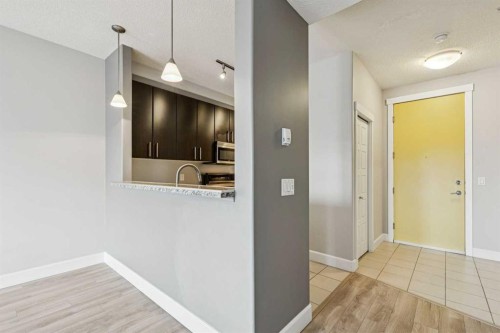 403-830 Centre Avenue Ne, Calgary, AB - Indoor Photo Showing Other Room