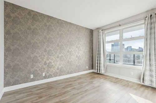 403-830 Centre Avenue Ne, Calgary, AB - Indoor Photo Showing Other Room