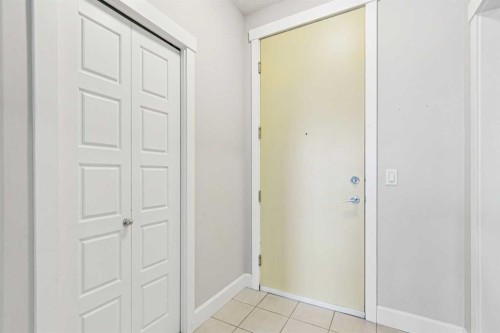 403-830 Centre Avenue Ne, Calgary, AB - Indoor Photo Showing Other Room