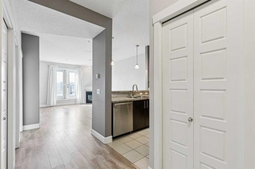 403-830 Centre Avenue Ne, Calgary, AB - Indoor Photo Showing Other Room