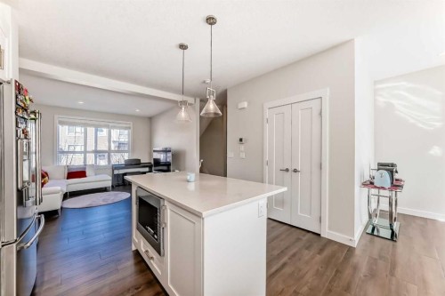 108 Walgrove Cove Se, Calgary, AB - Indoor Photo Showing Kitchen