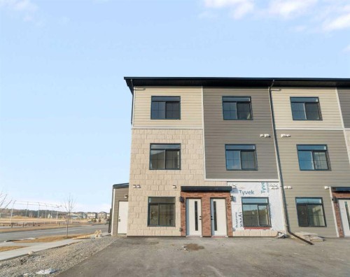 208-156 Park Street  Cochrane, AB T4C 2B8