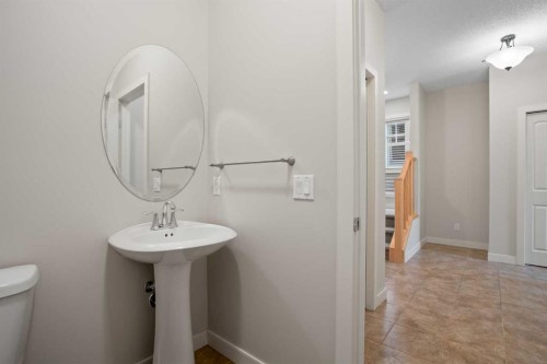 36-351 Monteith Drive Se, High River, AB - Indoor Photo Showing Bathroom