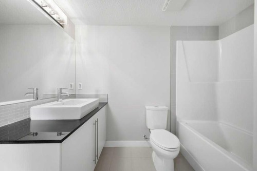 2413-11 Mahogany Row Se, Calgary, AB - Indoor Photo Showing Bathroom