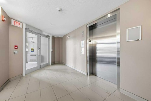 2413-11 Mahogany Row Se, Calgary, AB - Indoor Photo Showing Other Room