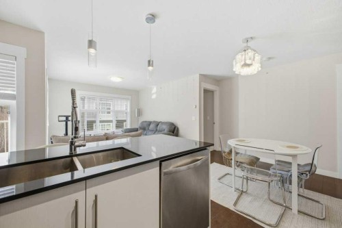 2413-11 Mahogany Row Se, Calgary, AB - Indoor Photo Showing Kitchen