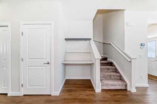 80 Magnolia Way Se, Calgary, AB - Indoor Photo Showing Other Room