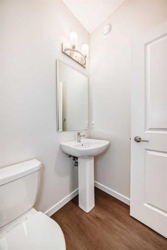 80 Magnolia Way Se, Calgary, AB - Indoor Photo Showing Bathroom