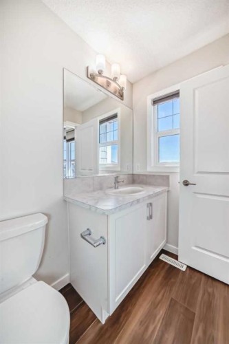80 Magnolia Way Se, Calgary, AB - Indoor Photo Showing Bathroom
