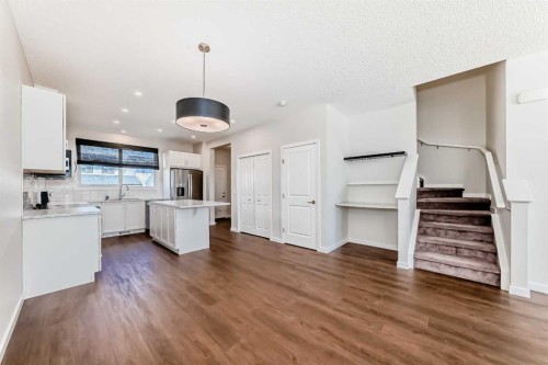 80 Magnolia Way Se, Calgary, AB - Indoor Photo Showing Kitchen