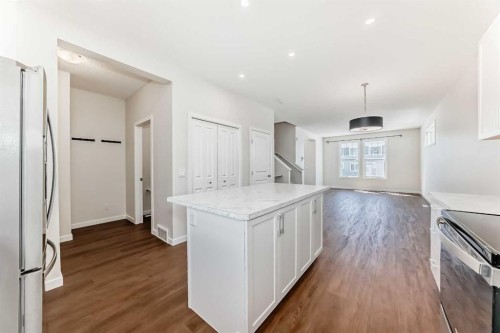 80 Magnolia Way Se, Calgary, AB - Indoor Photo Showing Kitchen