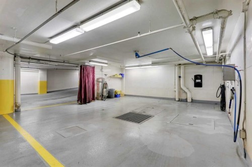 901-837 2 Avenue Sw, Calgary, AB - Indoor Photo Showing Garage