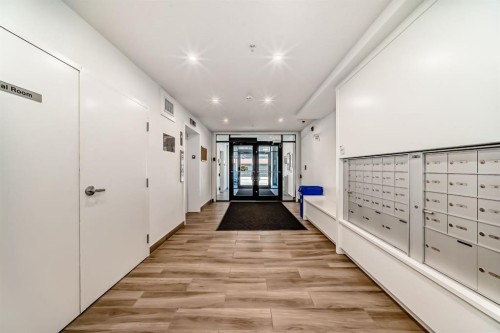2307-55 Lucas Way Nw, Calgary, AB - Indoor Photo Showing Other Room