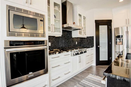 53 Sherwood Square Nw, Calgary, AB - Indoor Photo Showing Kitchen With Upgraded Kitchen