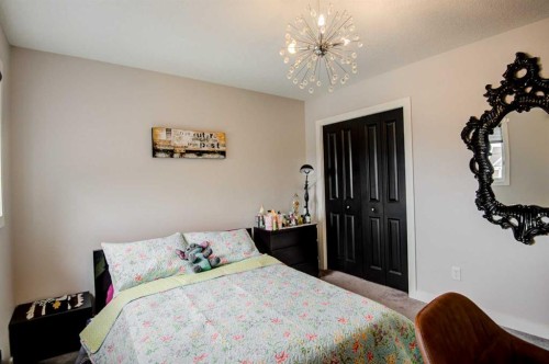 53 Sherwood Square Nw, Calgary, AB - Indoor Photo Showing Bedroom