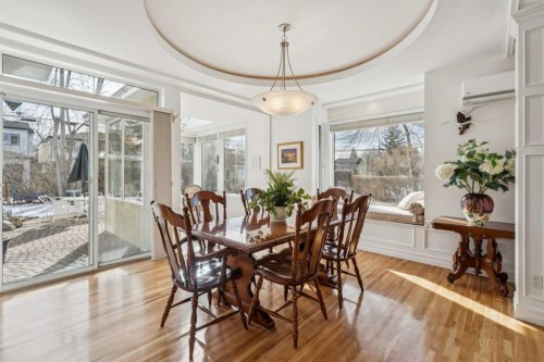 509 15 Avenue Ne, Calgary, AB - Indoor Photo Showing Dining Room
