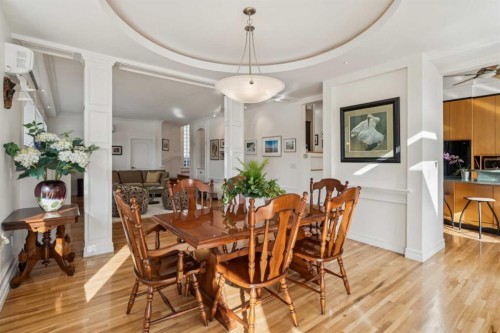 509 15 Avenue Ne, Calgary, AB - Indoor Photo Showing Dining Room