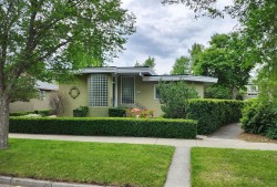 509 15 Avenue NE Calgary, AB T2E 1H7