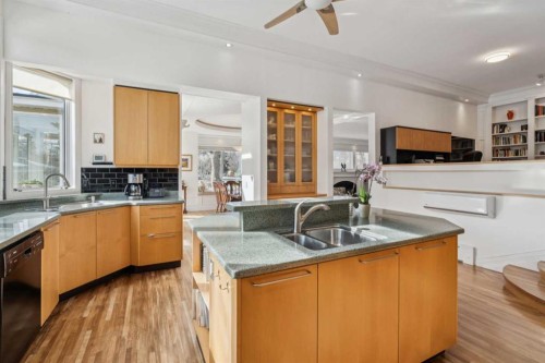 509 15 Avenue Ne, Calgary, AB - Indoor Photo Showing Kitchen With Double Sink