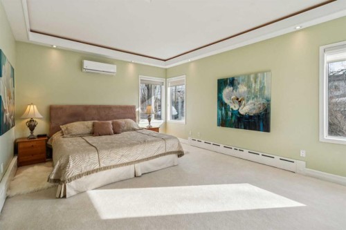 509 15 Avenue Ne, Calgary, AB - Indoor Photo Showing Bedroom