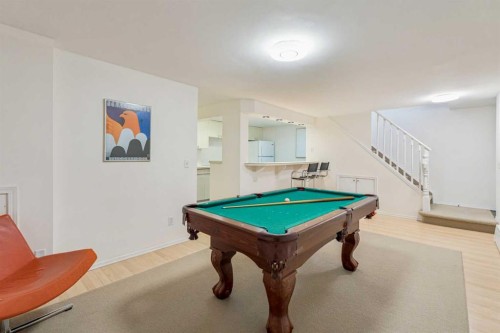 509 15 Avenue Ne, Calgary, AB - Indoor Photo Showing Other Room