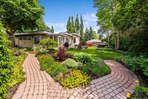 509 15 Avenue Ne, Calgary, AB - Outdoor