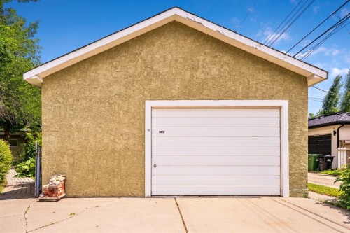 509 15 Avenue Ne, Calgary, AB - Outdoor With Exterior
