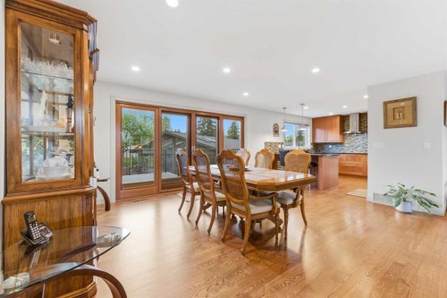 228 Cantrell Place Sw, Calgary, AB - Indoor Photo Showing Dining Room