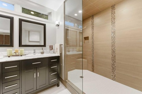 228 Cantrell Place Sw, Calgary, AB - Indoor Photo Showing Bathroom