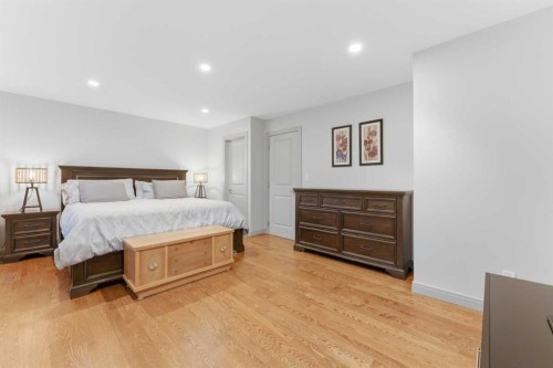 228 Cantrell Place Sw, Calgary, AB - Indoor Photo Showing Bedroom