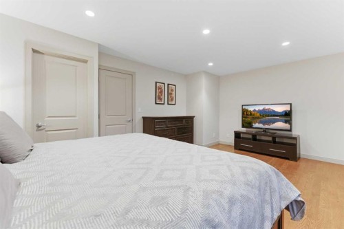 228 Cantrell Place Sw, Calgary, AB - Indoor Photo Showing Bedroom